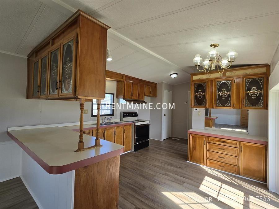 118 E St - Photo 2 of 16