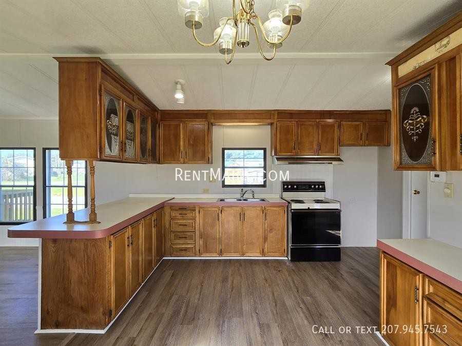 118 E St - Photo 3 of 16