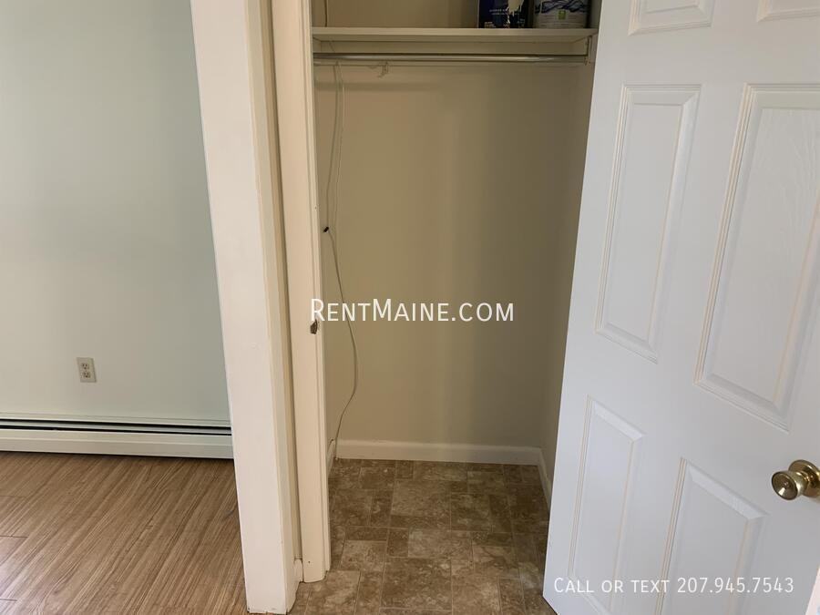 232 Mount Hope Ave - Photo 5 of 14