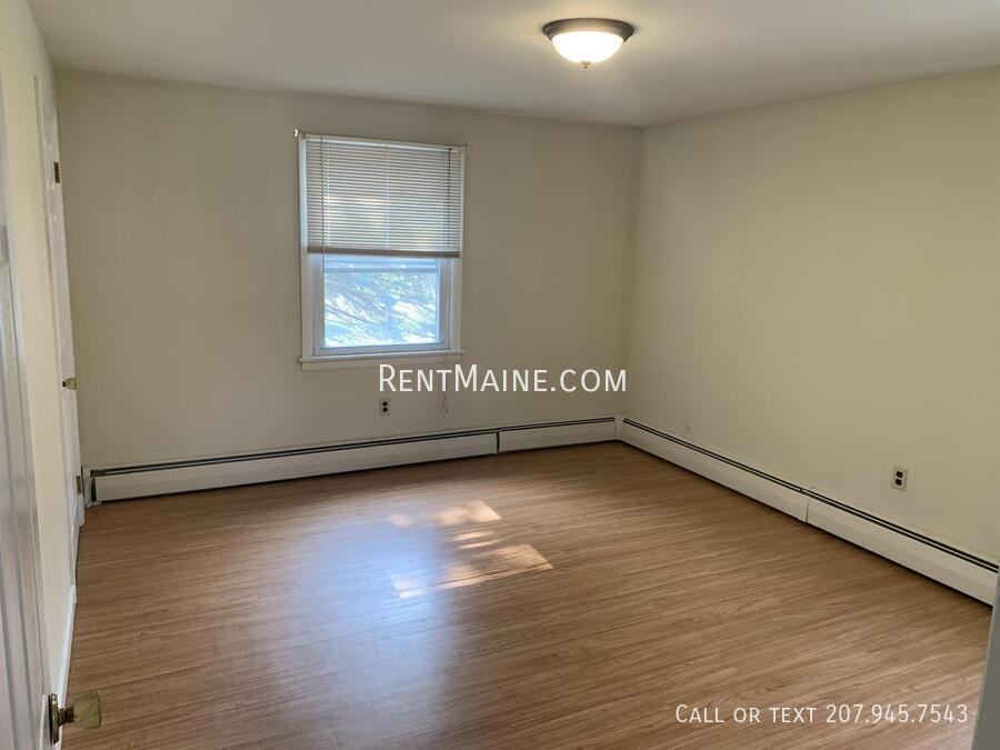 232 Mount Hope Ave - Photo 7 of 14