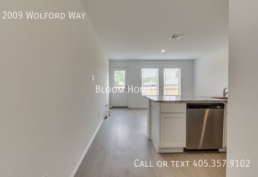 2009 Wolford Way - Photo 2 of 19