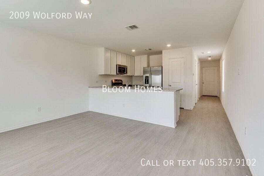 2009 Wolford Way - Photo 4 of 19