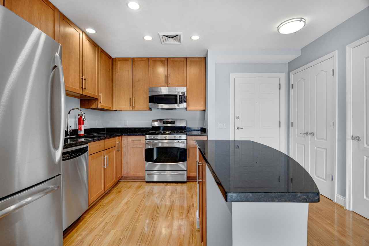 1111 Oronoco St #426 - Photo 5 of 15
