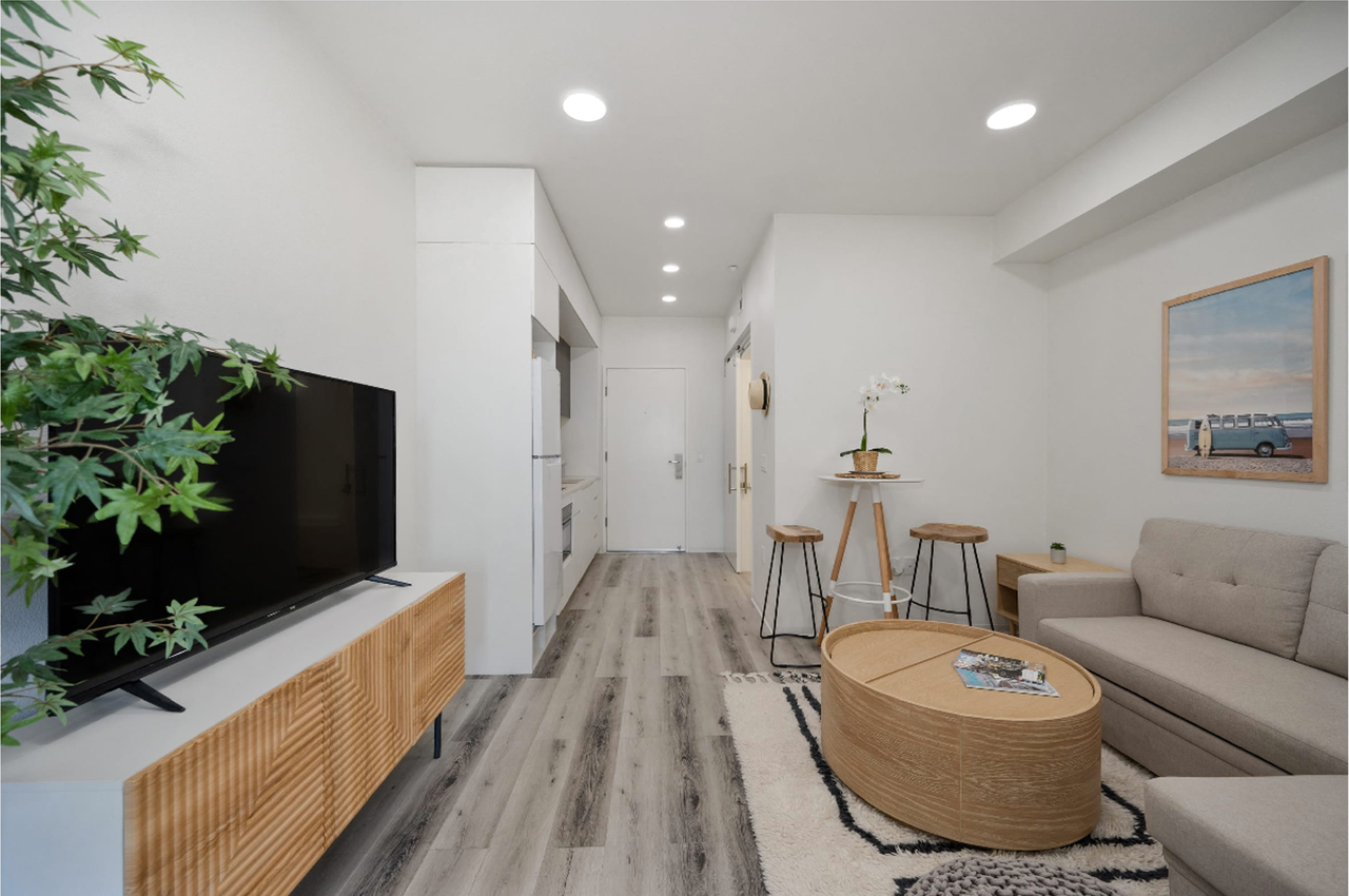 4 WEEKS FREE ON A 13 MONTH LEASE - Photo 4 of 12