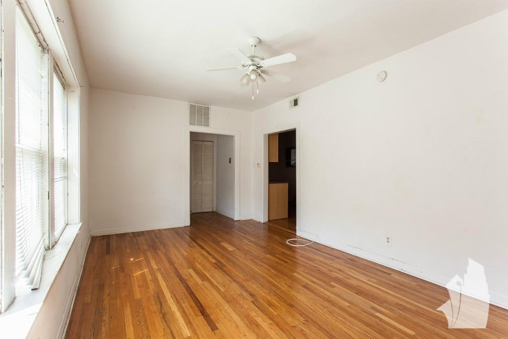 3529 N Broadway St #1W - Photo 4 of 8