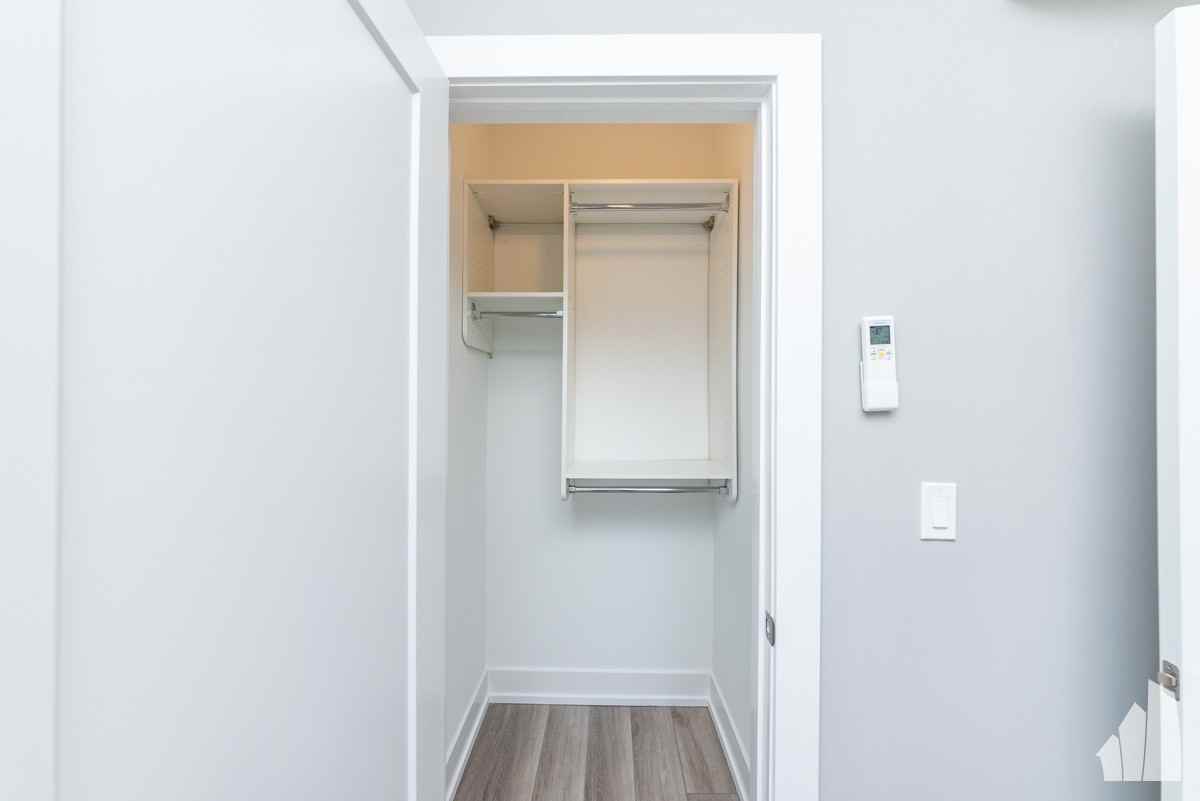 N Janssen Ave #W3 - Photo 4 of 8