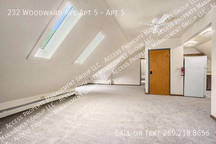 232 Woodward Ave Apt 5 #5 - Photo 2 of 12