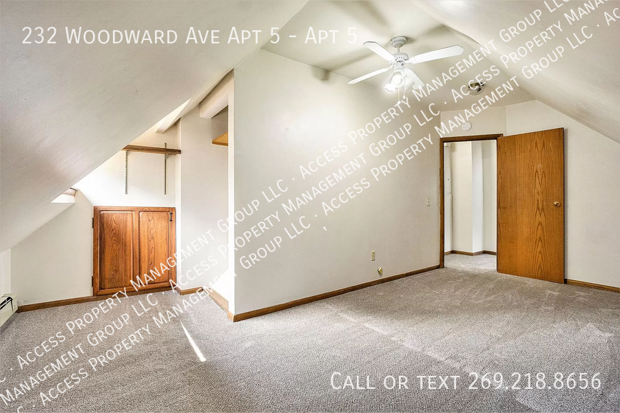 232 Woodward Ave Apt 5 #5 - Photo 6 of 12