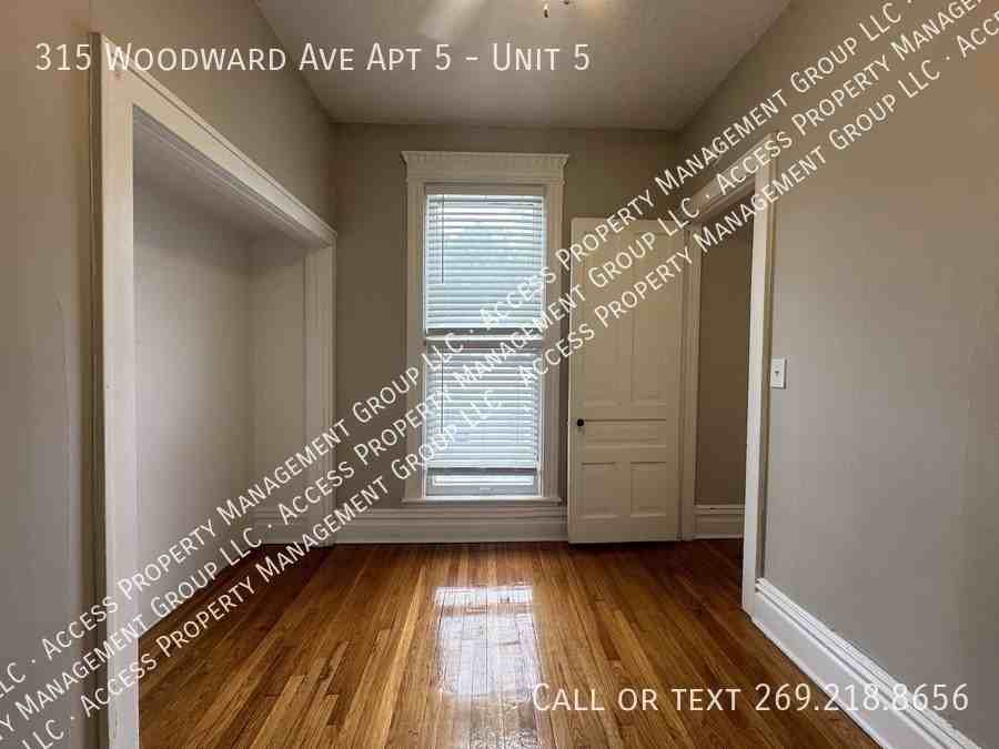 315 Woodward Ave Apt 5 #5 - Photo 2 of 8