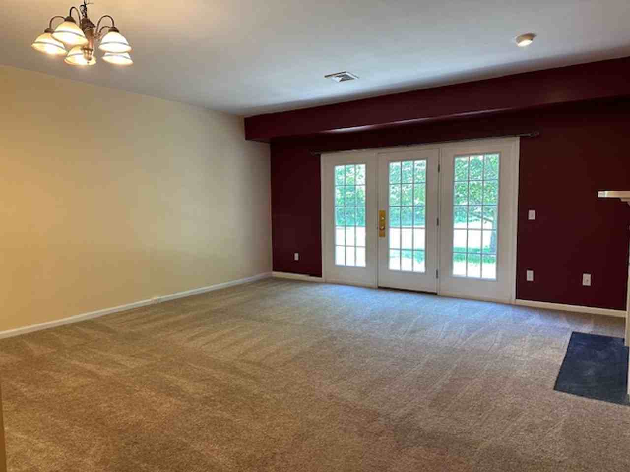 645 Springhouse Ln - Photo 4 of 22