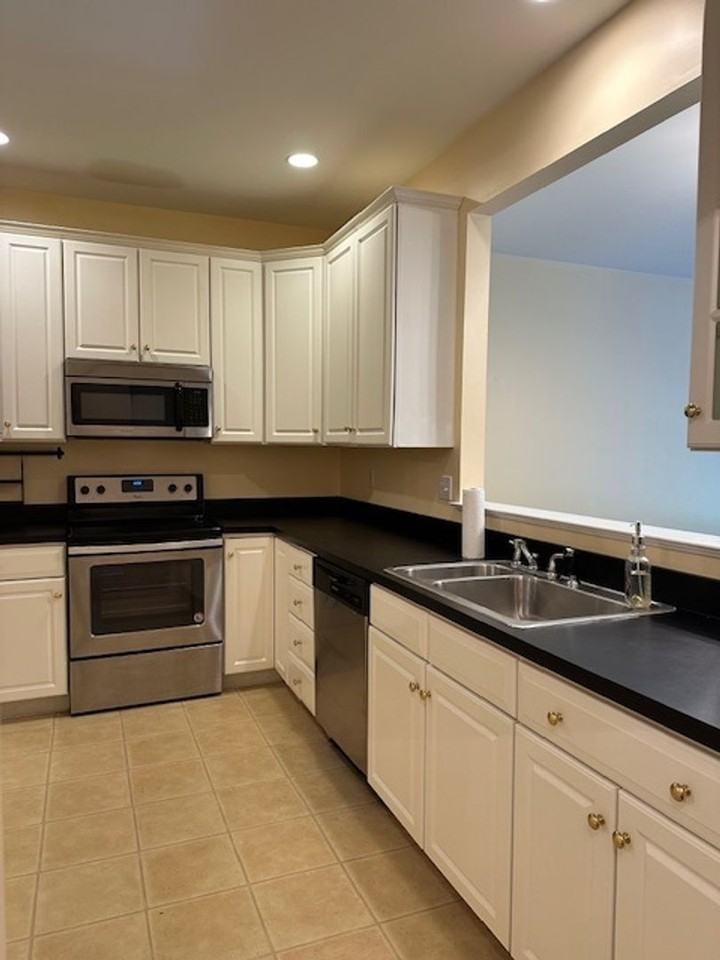 645 Springhouse Ln - Photo 6 of 22