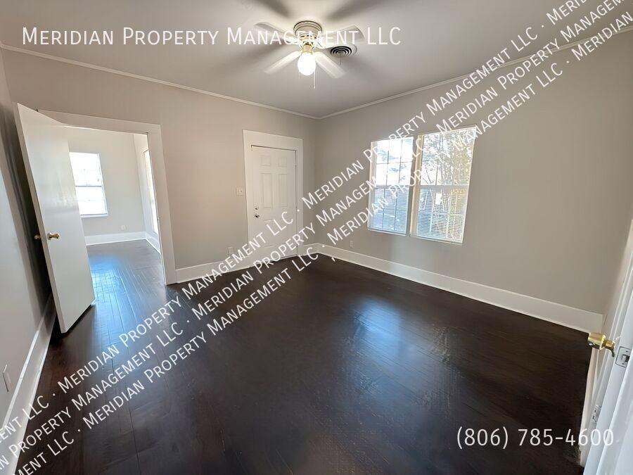 1923 15th St - Photo 3 of 31