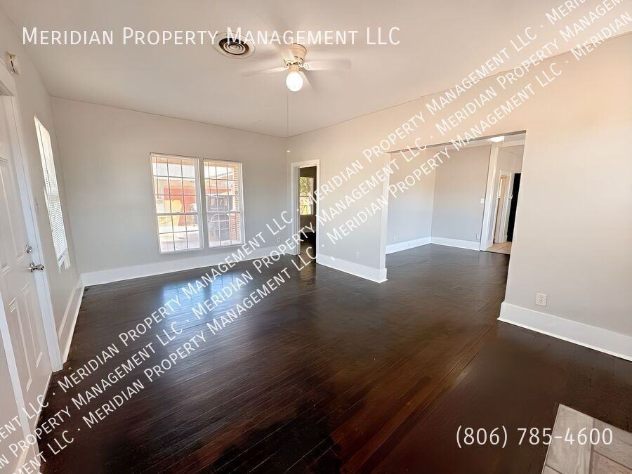 1923 15th St - Photo 5 of 31