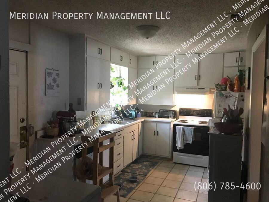 3704 25th St - Photo 5 of 8