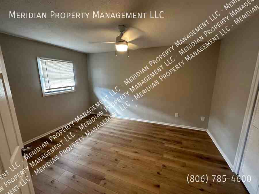 3704 25th St - Photo 6 of 8