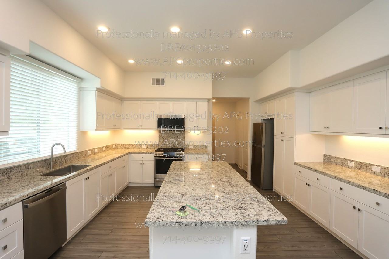 1851 Union St #6 - Photo 3 of 29