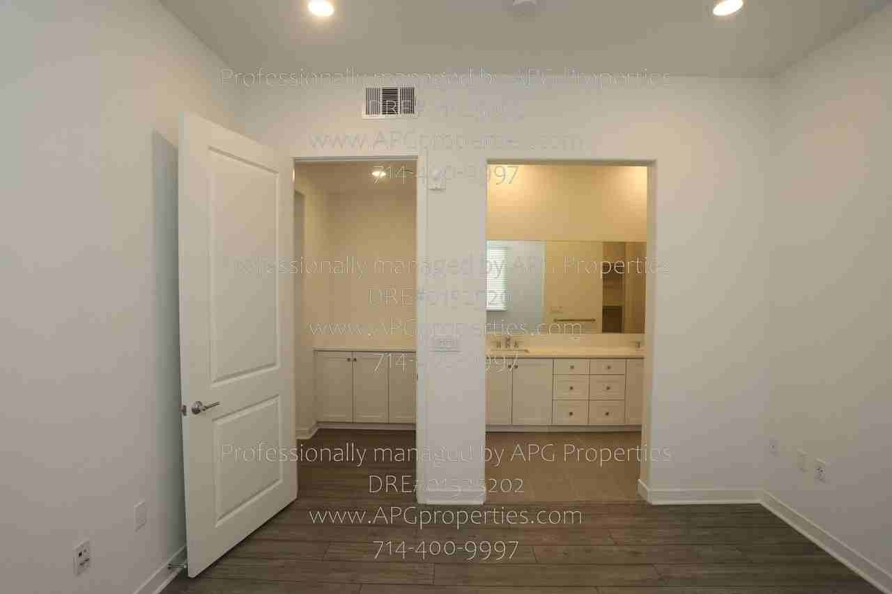 1851 Union St #6 - Photo 6 of 29