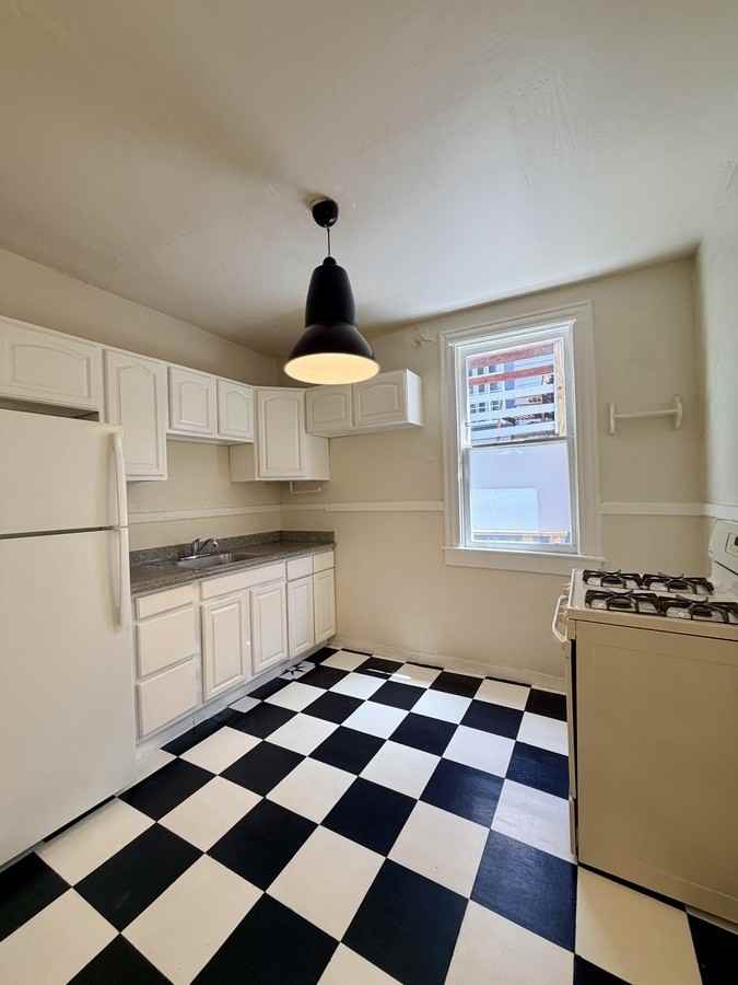 88 Elgin Park #5 - Photo 3 of 10