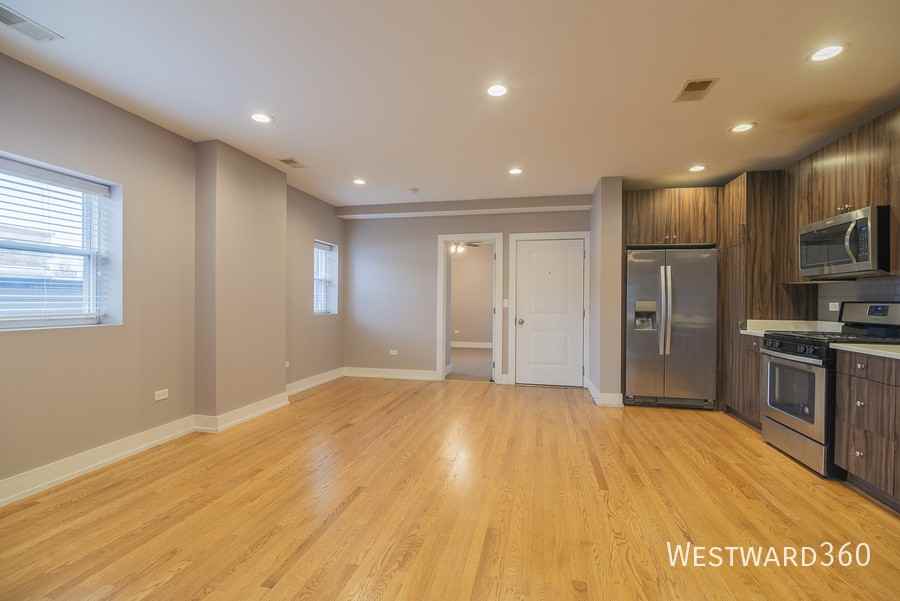 3433 S Indiana Ave #301 - Photo 2 of 14