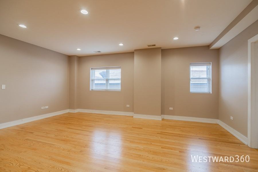 3433 S Indiana Ave #301 - Photo 5 of 14