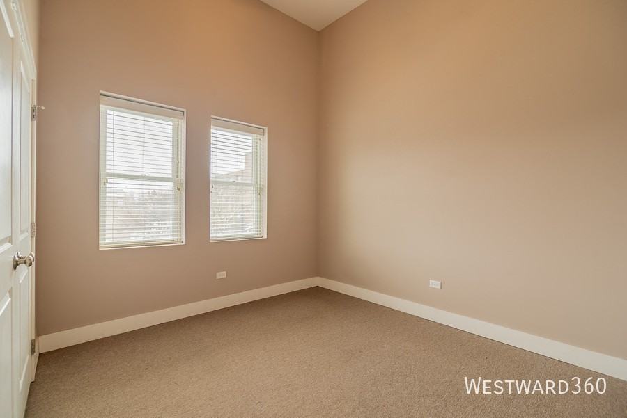 3433 S Indiana Ave #301 - Photo 7 of 14