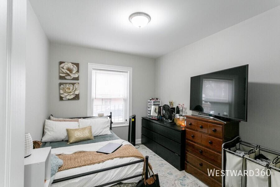 3543 N Lawndale Ave #1 - Photo 3 of 12