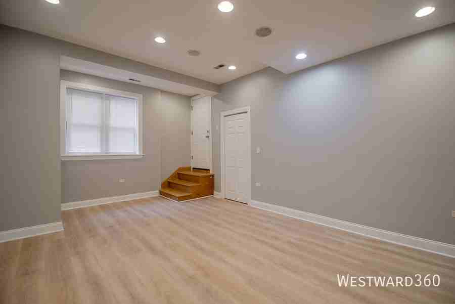 2036 W Arthur Ave #G - Photo 2 of 11