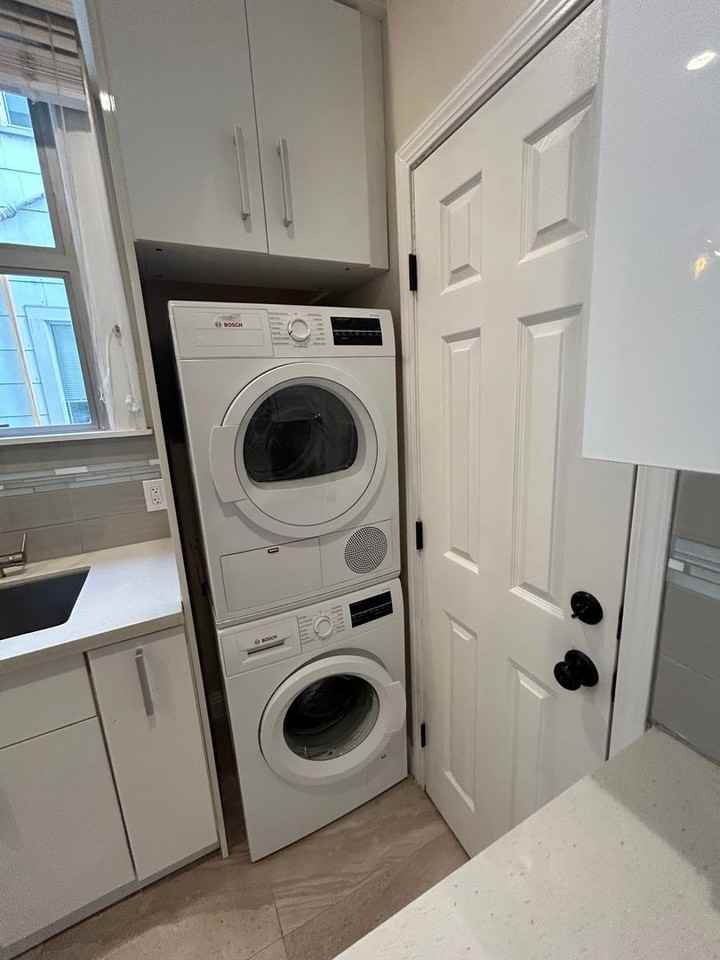 3324 Broderick St #1 - Photo 4 of 17