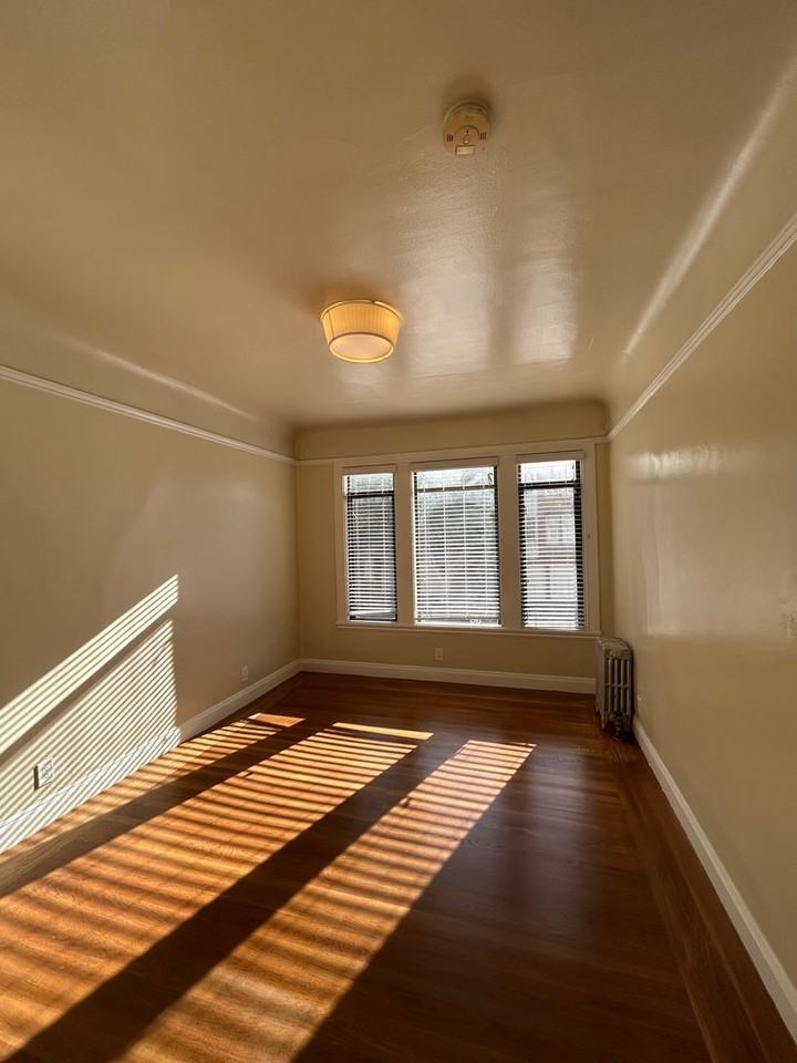 3324 Broderick St #1 - Photo 5 of 17