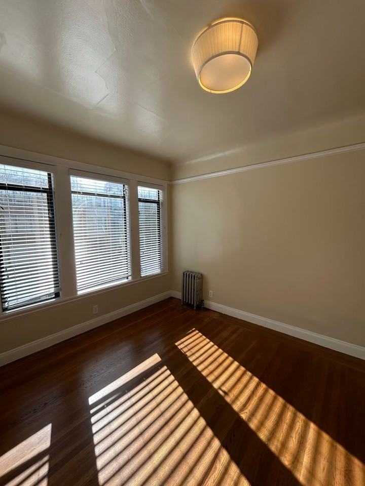 3324 Broderick St #1 - Photo 6 of 17