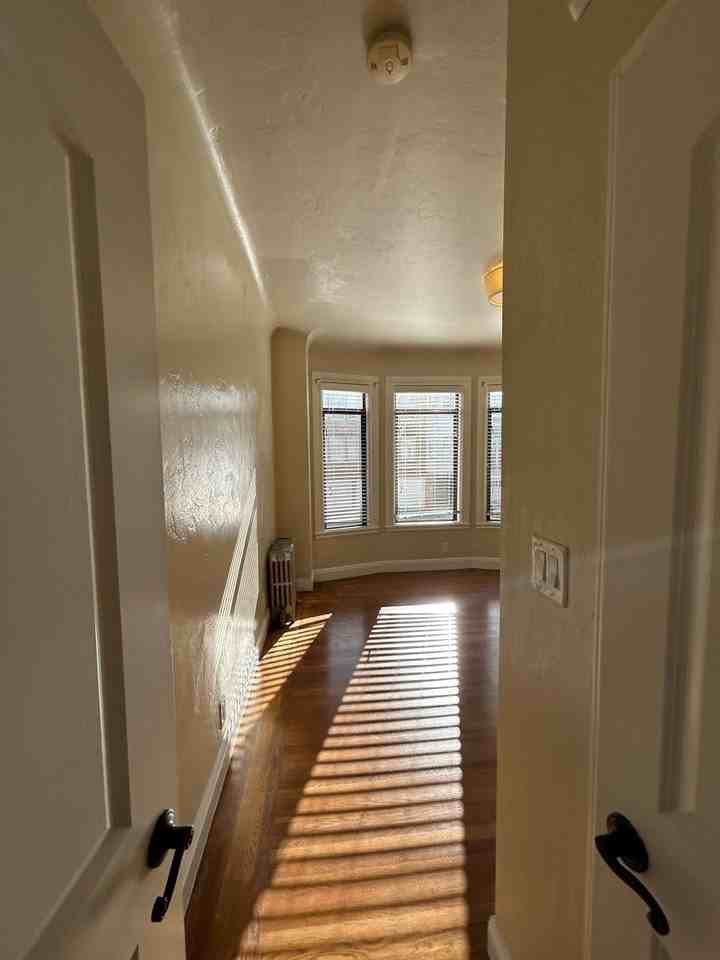 3324 Broderick St #1 - Photo 7 of 17