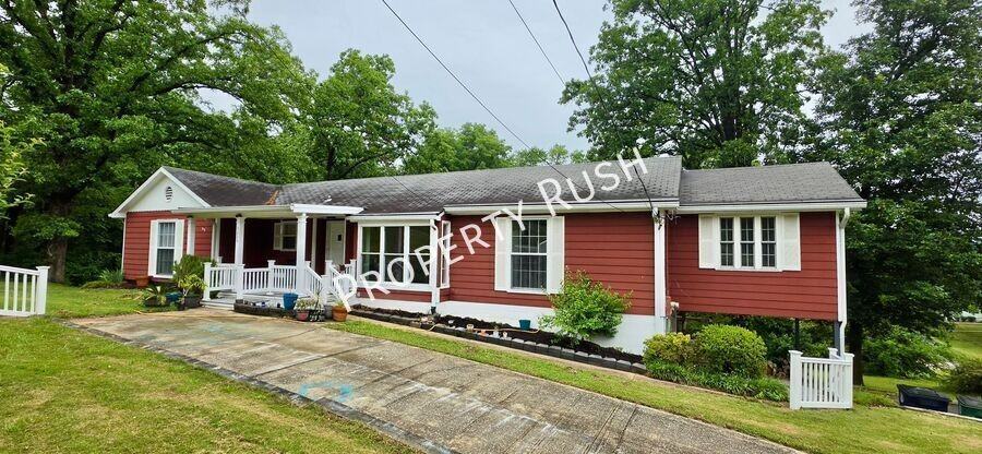 3229 Westonia Dr