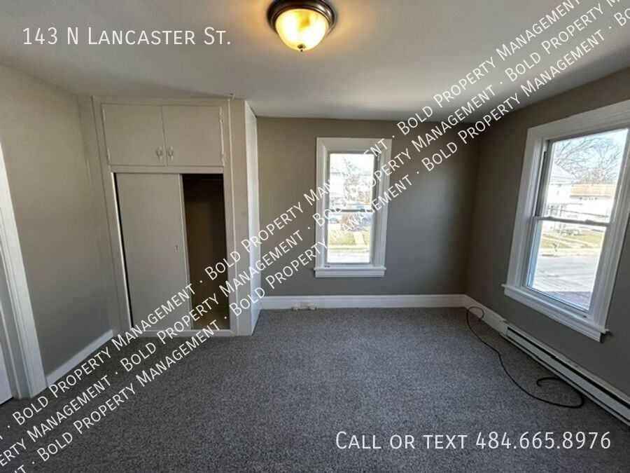 143 N Lancaster St - Photo 4 of 16