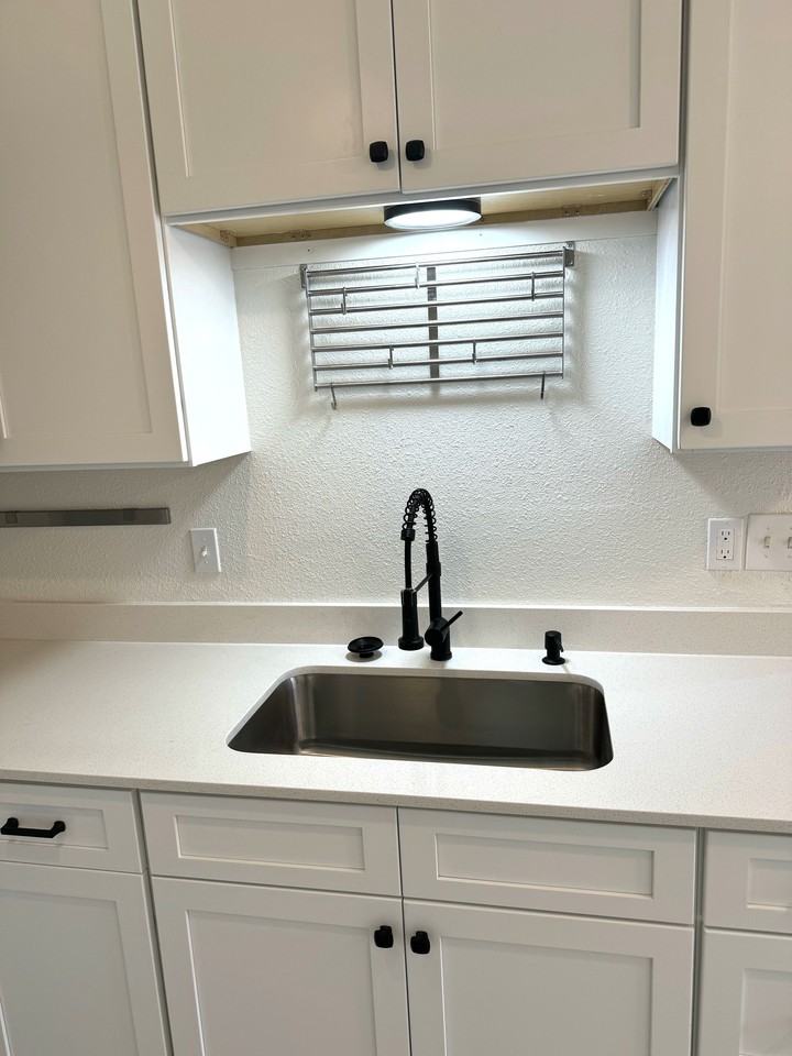 402 Cornell Drive Southeast - Photo 2 of 14