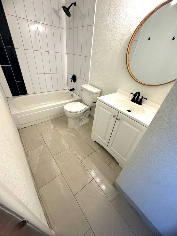 402 Cornell Drive Southeast - Photo 5 of 14