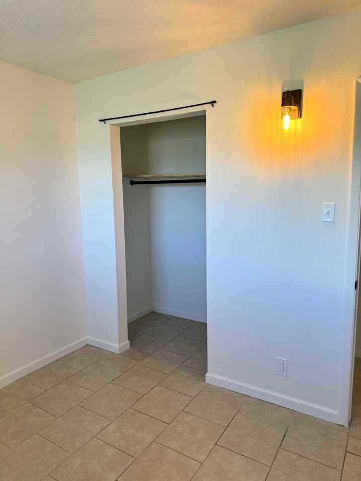 402 Cornell Drive Southeast - Photo 7 of 14