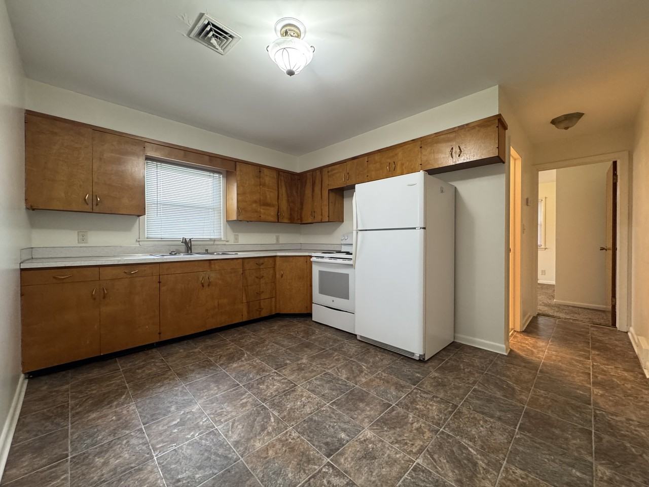 1103 11th Avenue - Photo 2 of 5