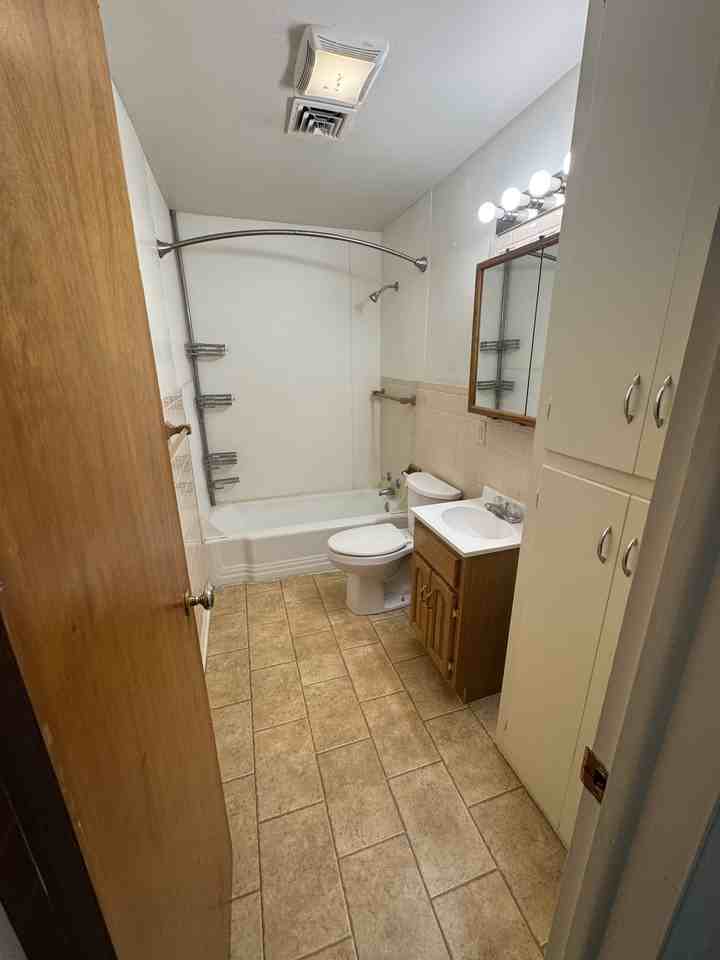 1103 11th Avenue - Photo 4 of 5