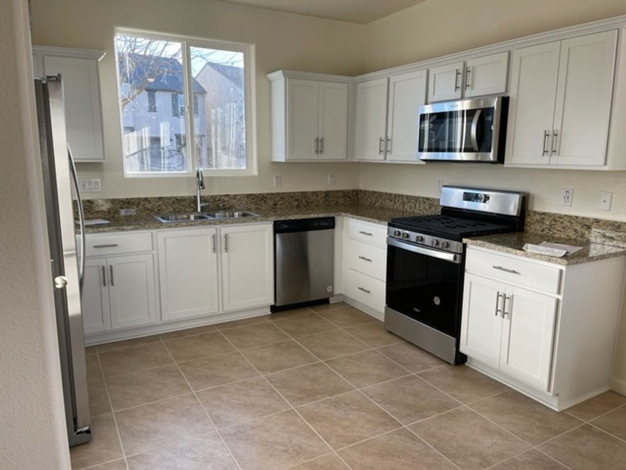 193 Shafer Ave - Photo 4 of 21