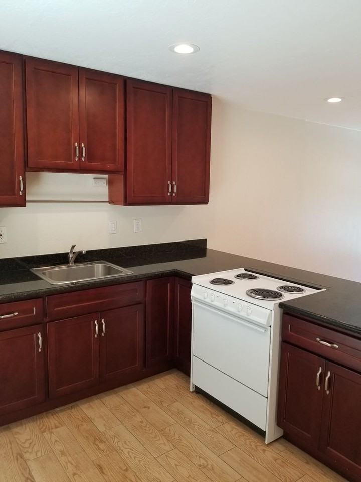 2076 Donald Dr - Photo 3 of 10