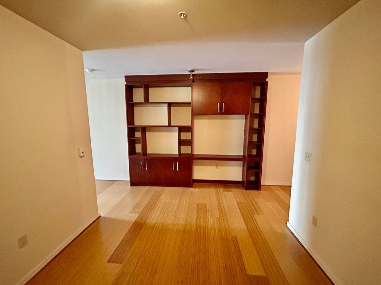 1026 Ne 65th St - Photo 5 of 15