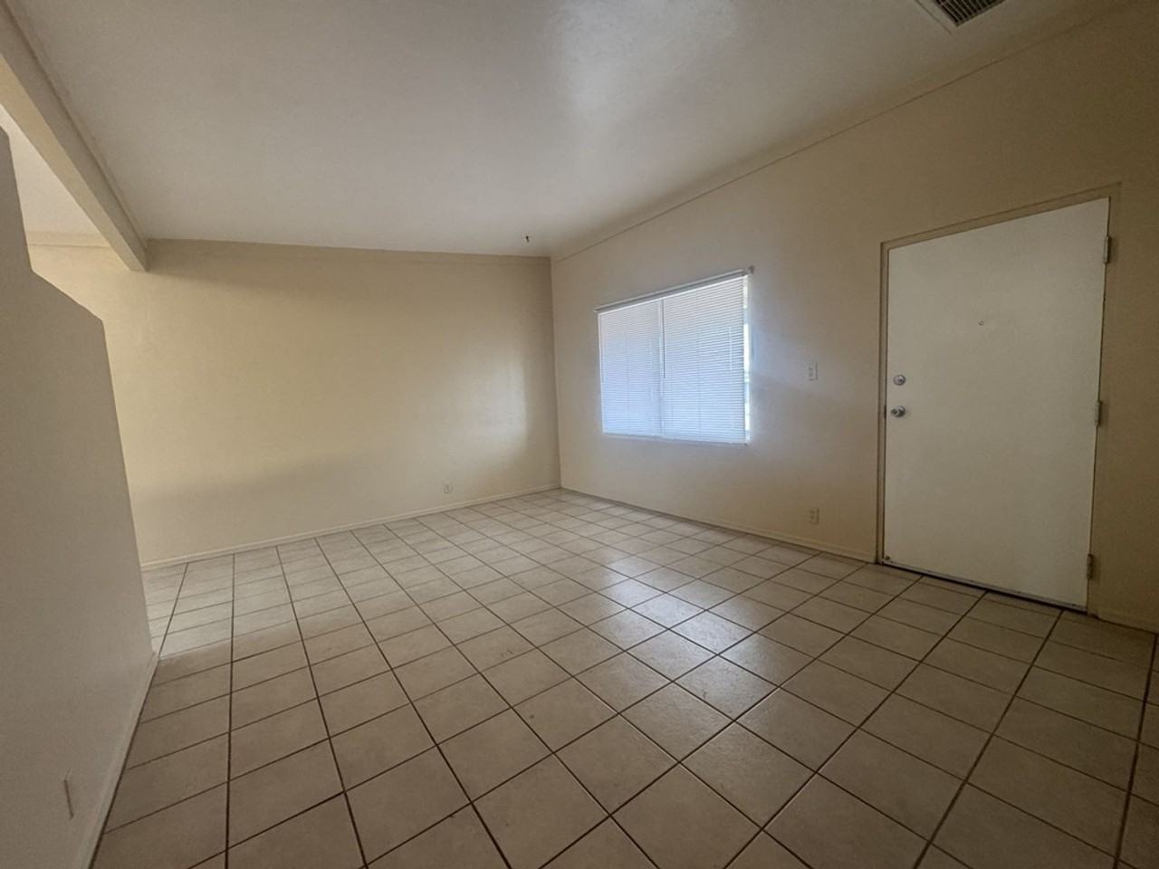 1800 E Fry Blvd #17 - Photo 3 of 11