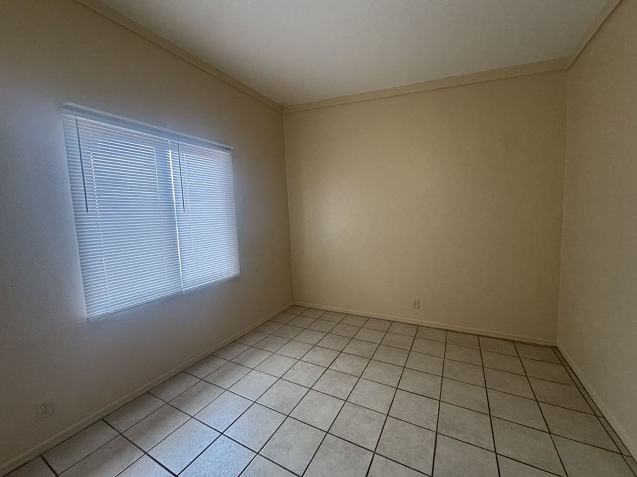 1800 E Fry Blvd #17 - Photo 6 of 11