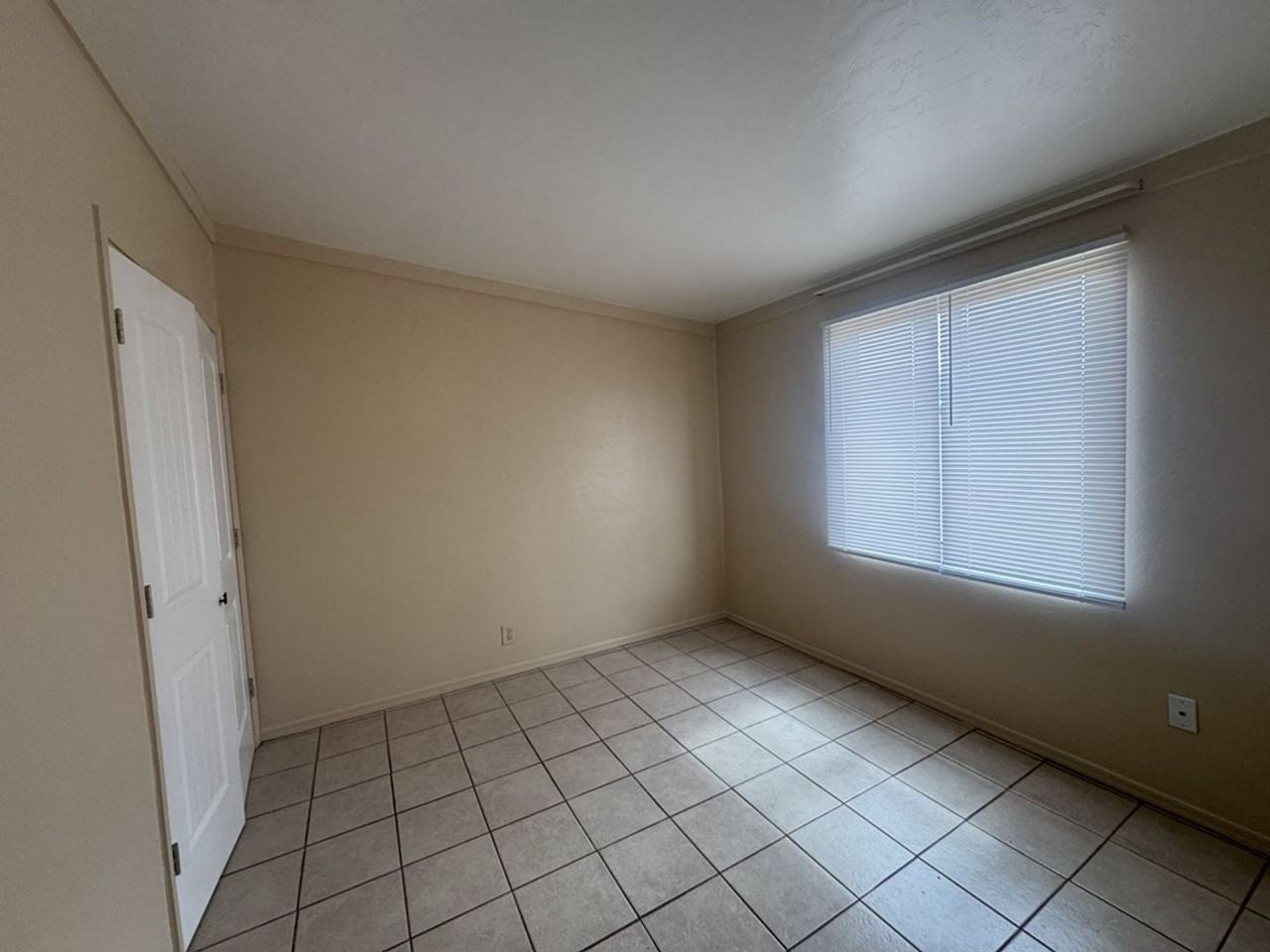 1800 E Fry Blvd #17 - Photo 7 of 11