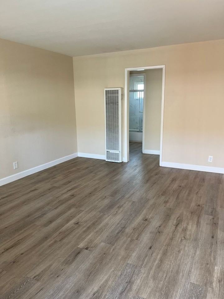 375&385&395 S 4th Street - 375-09 #375-09 - Photo 2 of 7