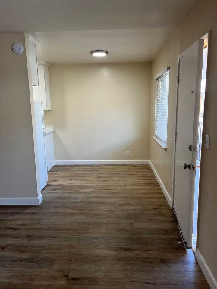 375&385&395 S 4th Street - 375-09 #375-09 - Photo 3 of 7
