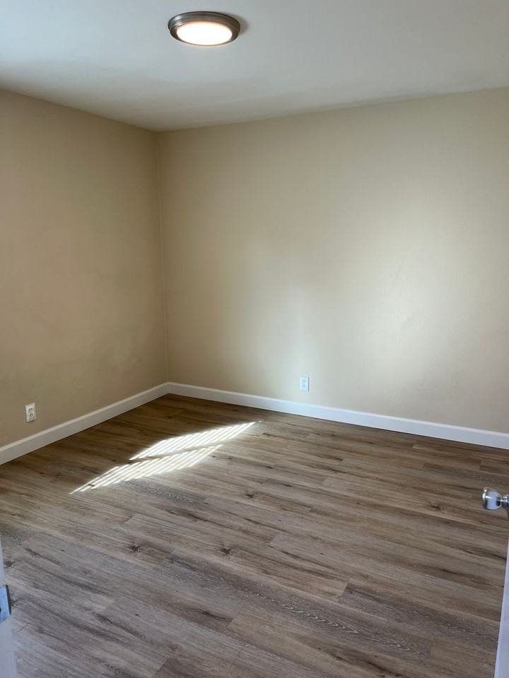 375&385&395 S 4th Street - 375-09 #375-09 - Photo 4 of 7