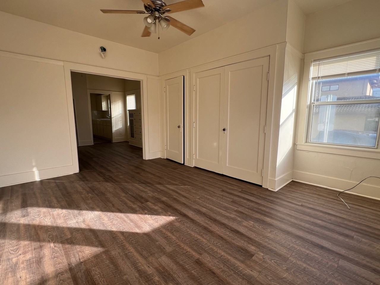 611 E Street - Photo 2 of 13