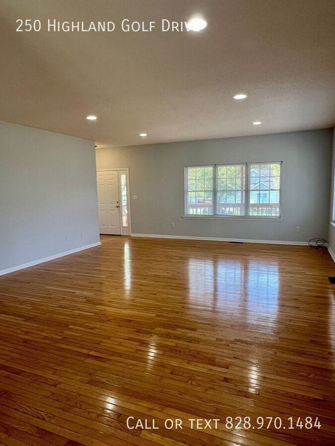 250 Highland Golf Dr - Photo 4 of 15