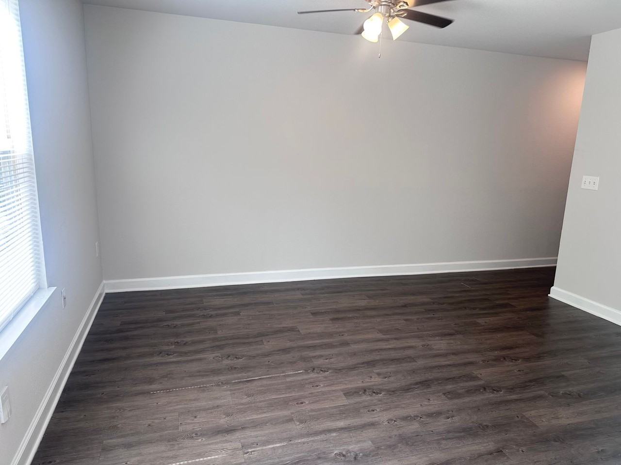 1402 Ne Mary Ct - Photo 3 of 15